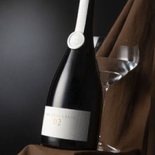 1830年創業。南部杜氏の吉野酒造による　熟成日本酒THE EVOLUTION02が　先行発売。